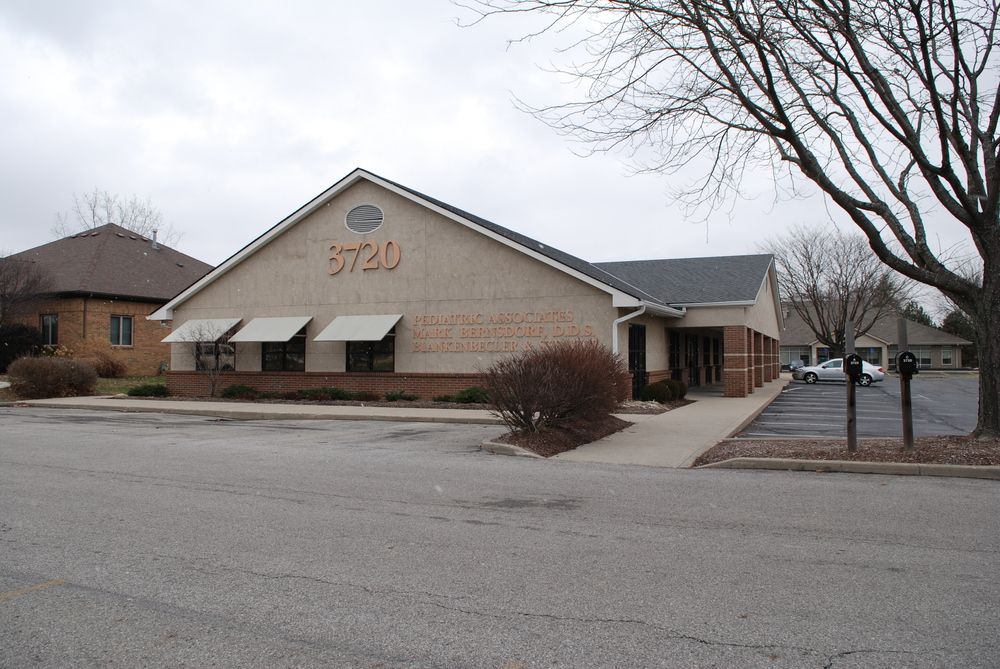 3720 Ridge Mill Dr, Hilliard, OH 43026